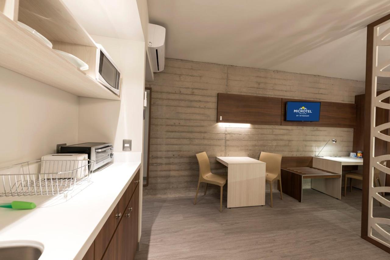 Microtel Inn & Suites By Wyndham Guadalajara Sur Palomar Εξωτερικό φωτογραφία