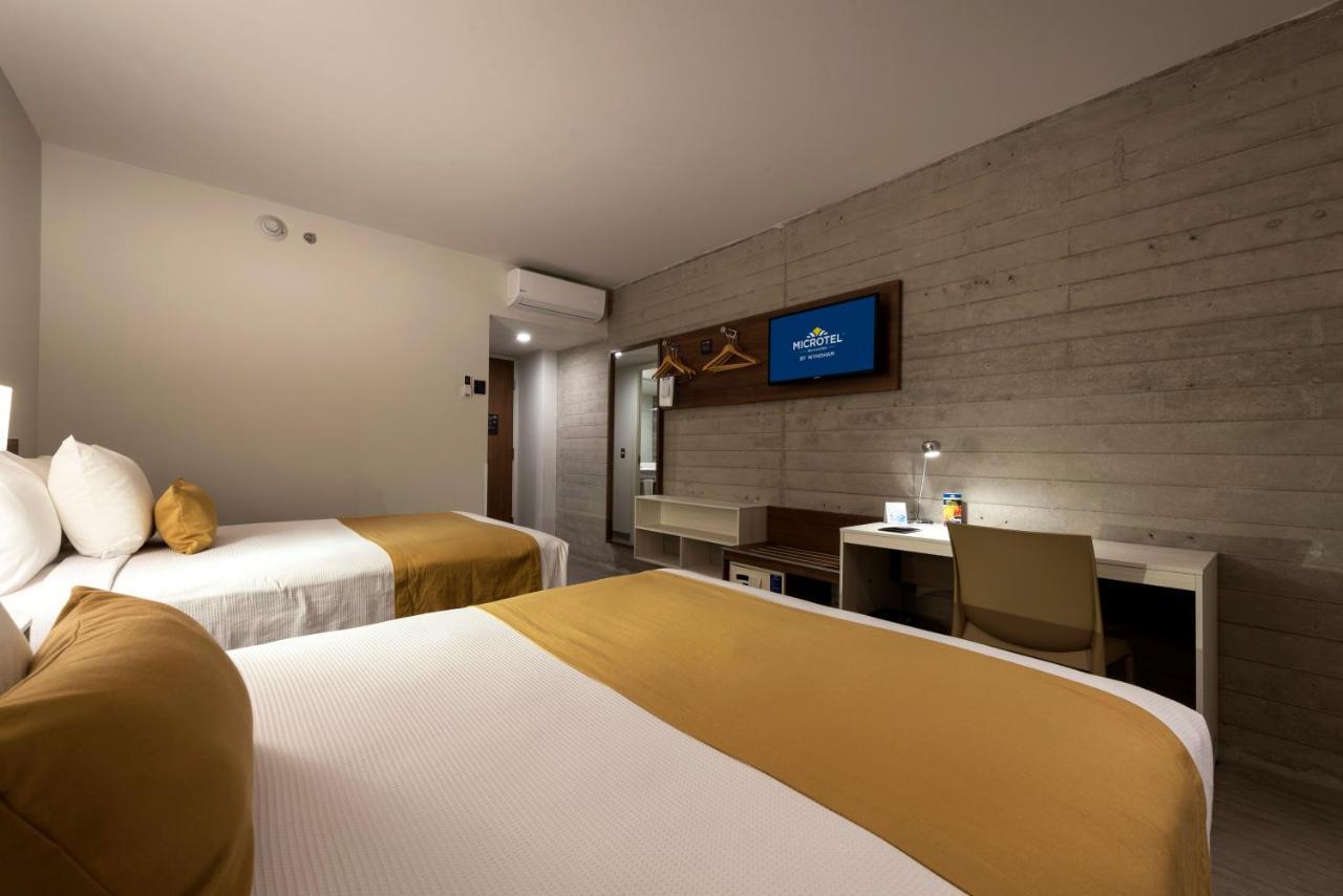 Microtel Inn & Suites By Wyndham Guadalajara Sur Palomar Εξωτερικό φωτογραφία