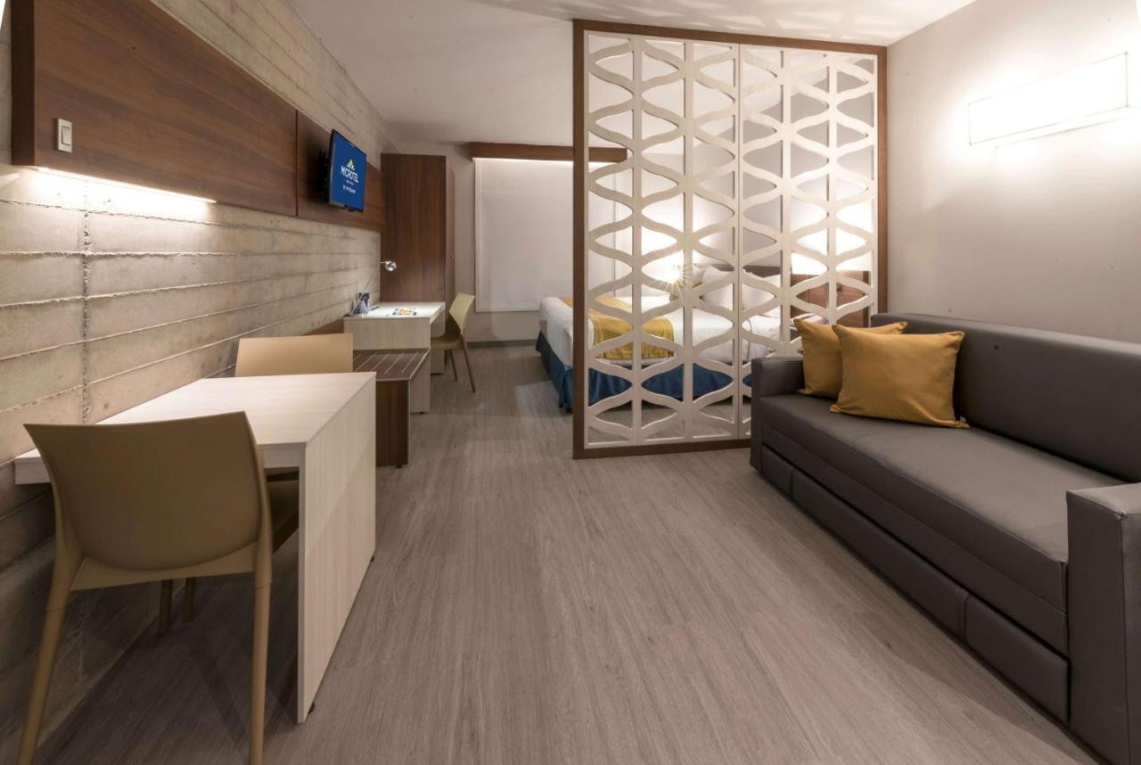 Microtel Inn & Suites By Wyndham Guadalajara Sur Palomar Εξωτερικό φωτογραφία