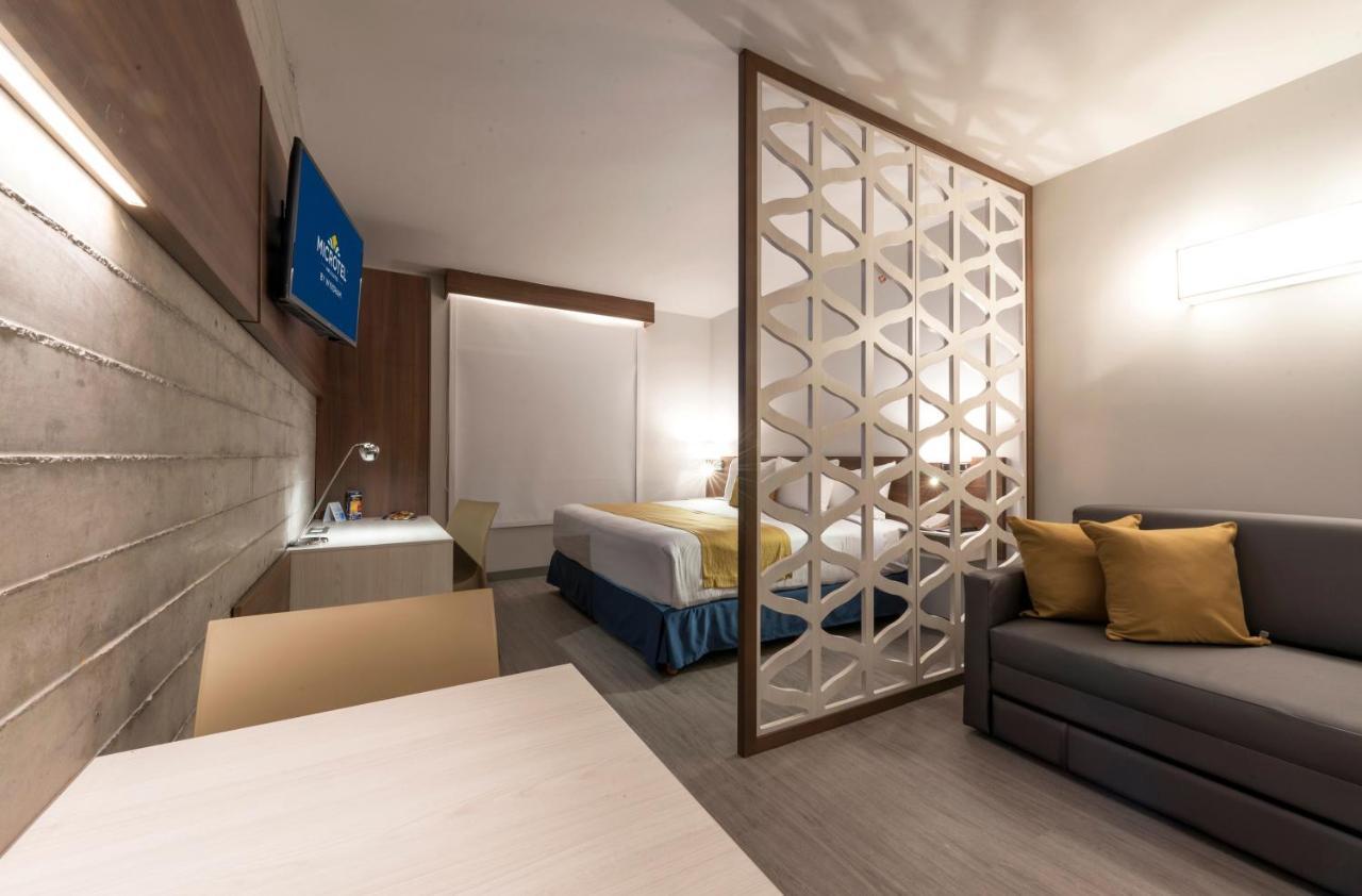 Microtel Inn & Suites By Wyndham Guadalajara Sur Palomar Εξωτερικό φωτογραφία
